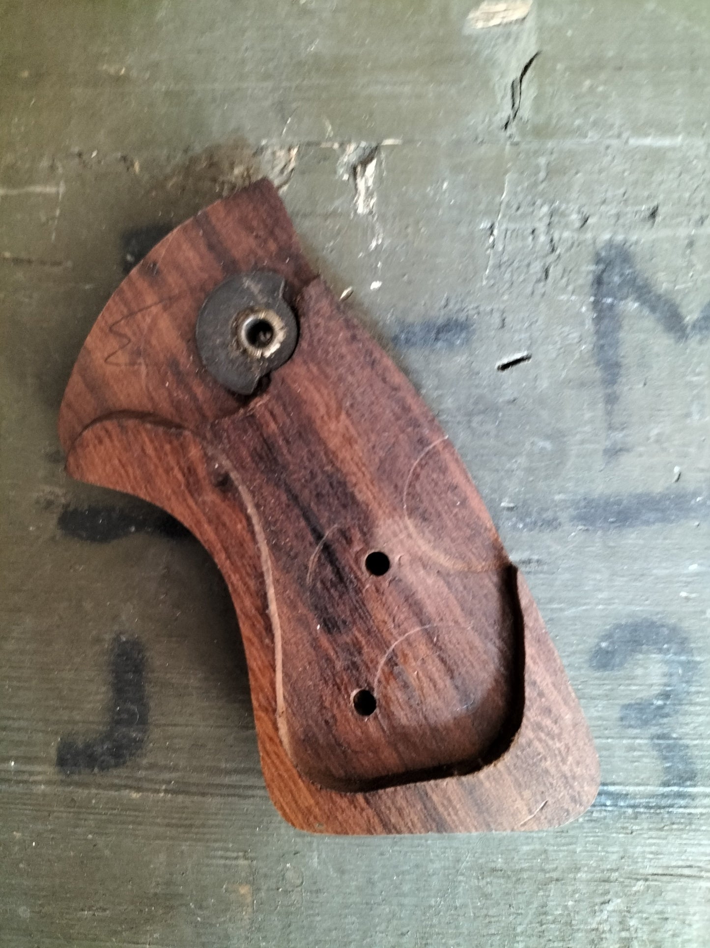 Guancette Revolver Taurus Round Body