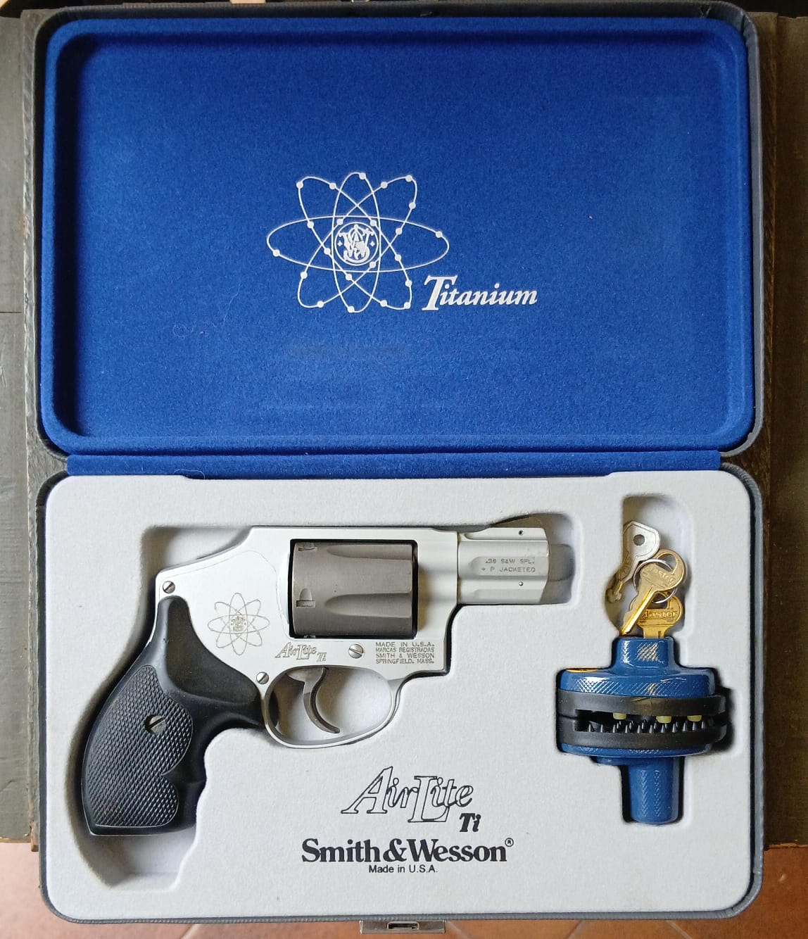 Smith & Wesson   Airlite TI