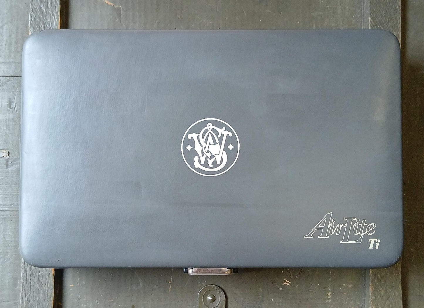 Smith & Wesson   Airlite TI