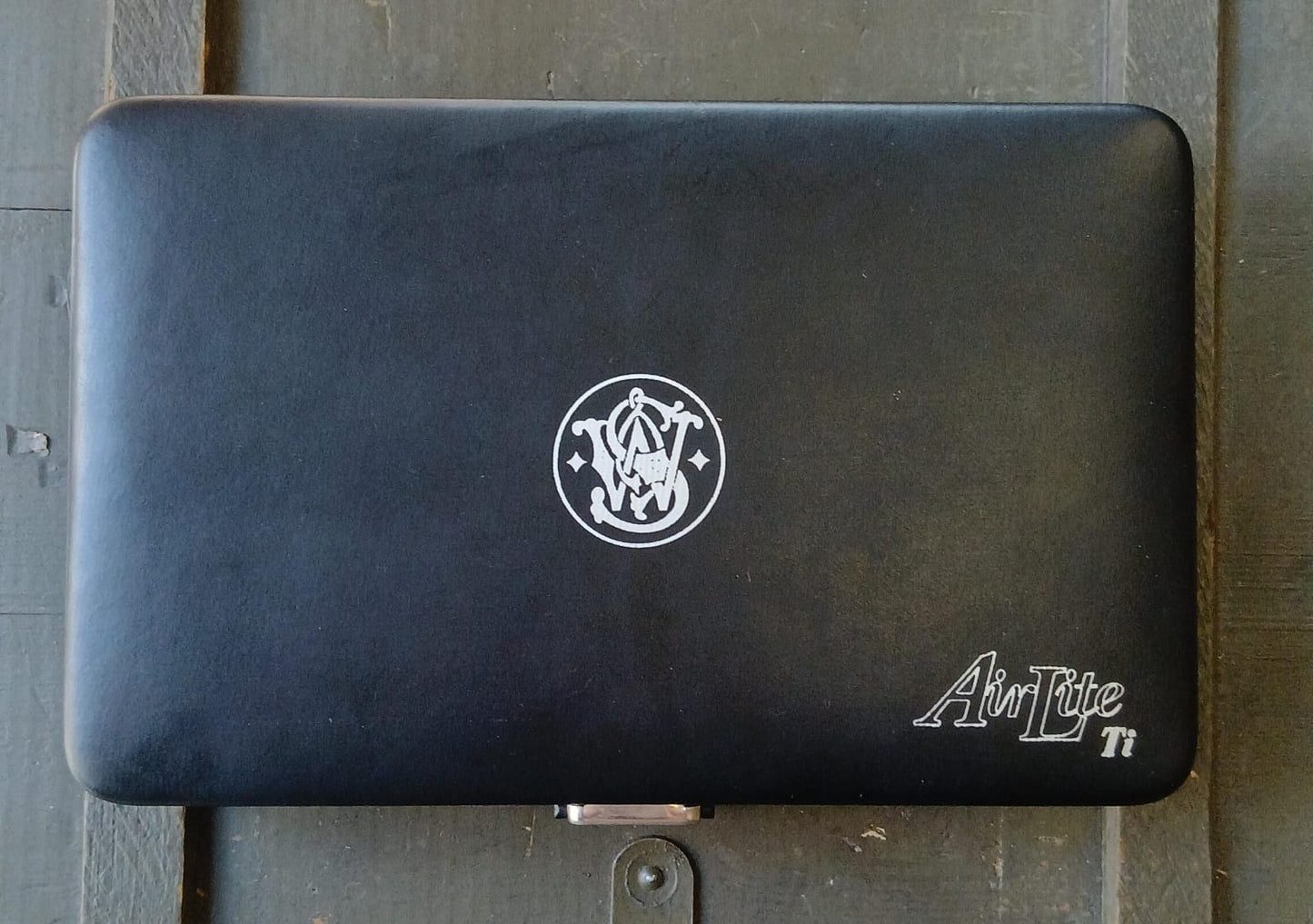 Smith & Wesson 337  Airlite TI