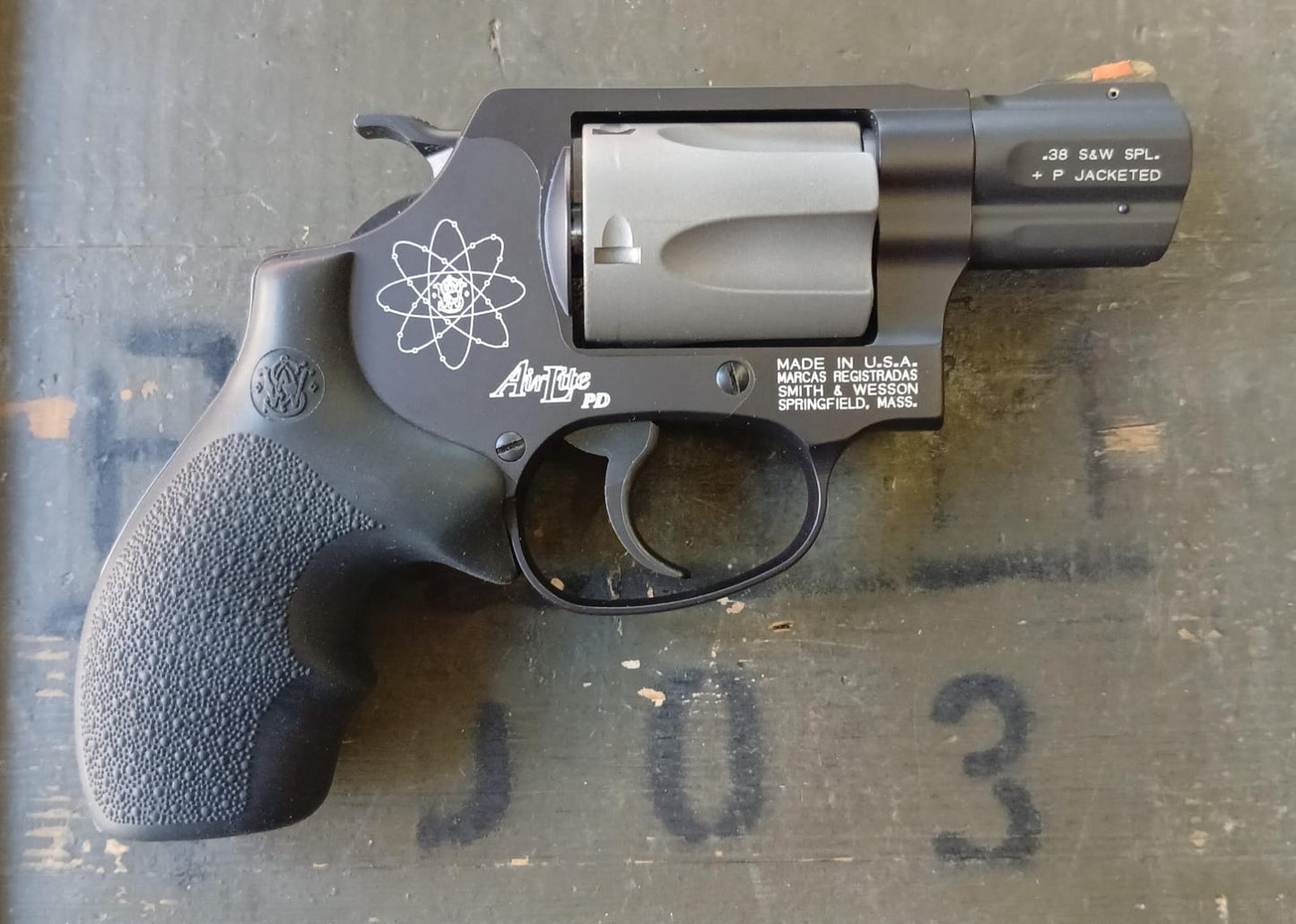 Smith & Wesson 337  Airlite TI